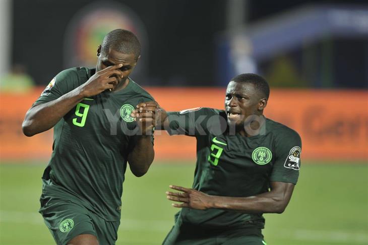 مدرب نيجيريا: إيجالو خارج كأس الأمم وكولينز بديلا له.. ونحترم كافة المنافسين